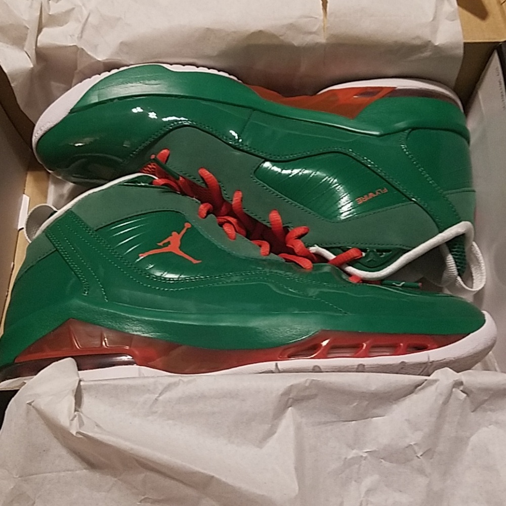 Jordan Melo M8 flywire "Christmas"